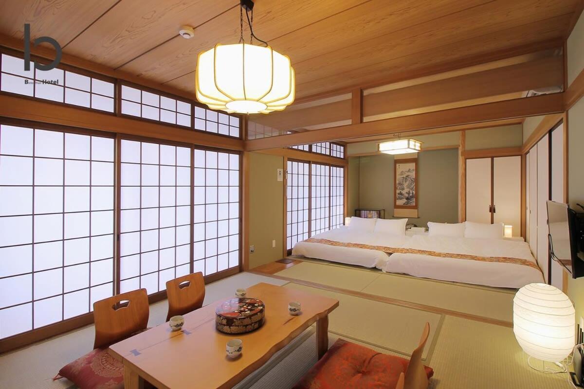 Hanagin - 3 Bedroom Japanese Apartment For 11 People 201 Хирошима Екстериор снимка